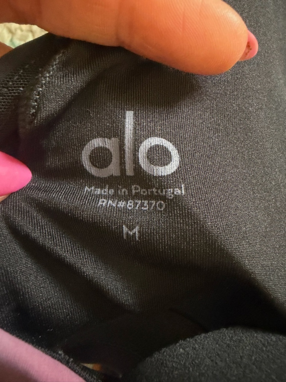 ALO Yoga SET! Black Sports Bra and Short with Pink Accent - top M, Shorts L - Picture 3 of 5